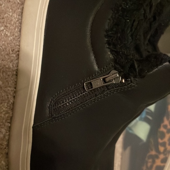 Black side zip ankle sneakers - Picture 3 of 3